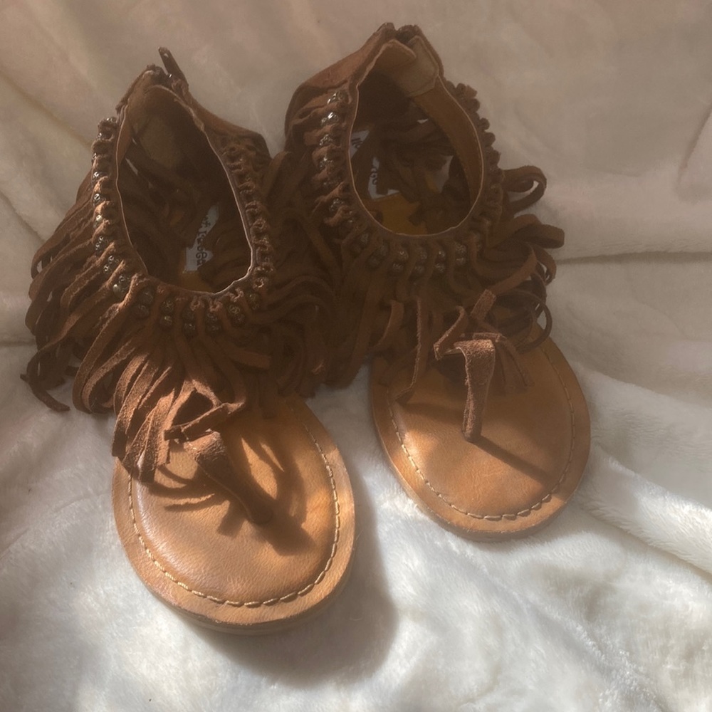 NWOT Not Rated Fringe Sandals 6